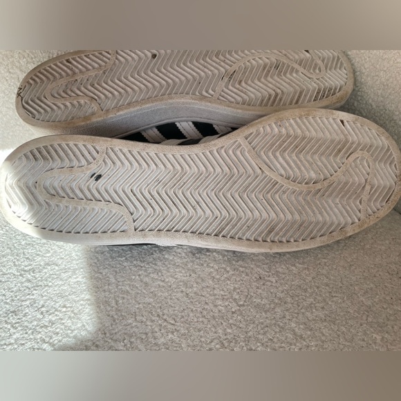 Adidas Men's Black and White and gold Superstar Sneakers 9.5 streetwear - Picture 5 of 7